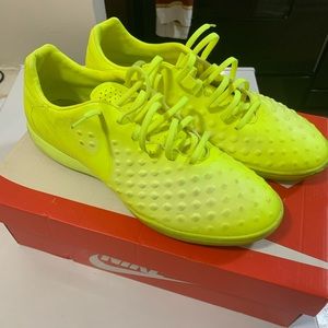 Mens Nike MagistaX Onda II Size 12